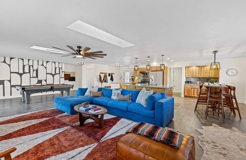 Williams House | Grand Canyon Basecamp | Hot Tub | 4 King Beds