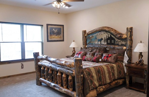 Hollister Cabin | Grand Moose Lodge – Private Pool, Theater, Hot Tub Retreat & Outdoor Cabana