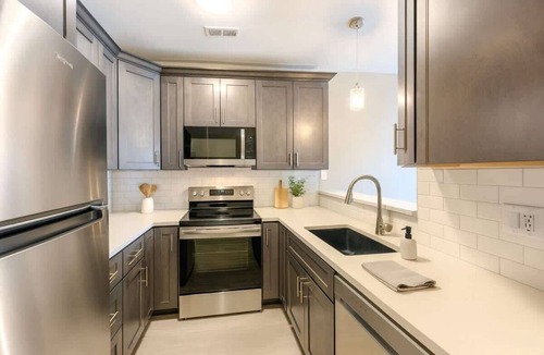 Pleasant Grove Condo | Grand Suite – New Construction Beauty! Pets too!