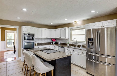 Corinth House | Great for Groups! Corinth Gem w/Game Room & Pool