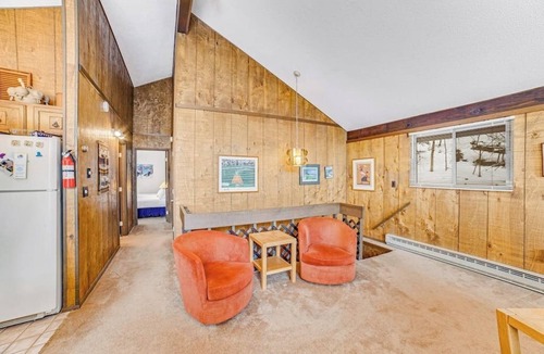 Quechee House | Great home near Main St - washer/dryer, fireplace, Quechee Club access available