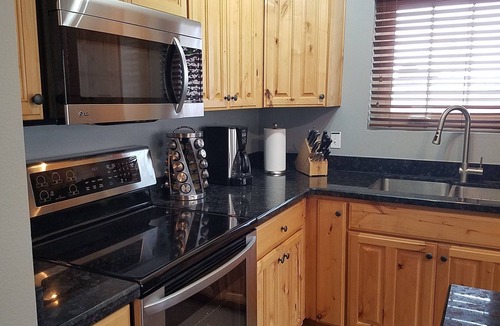 Park City Condo | Great Rates! Garage Parking and Shuttle- Easy Deer Valley Access!