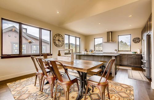 Fairmount On The River House | GUEST FAVORITE! Blue River Retreat- Modern Mountain Home! Pet Friendly, Spa!
