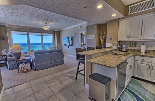 Thomas Drive Condo | Gulf Crest 606: Escape to a Cozy 2-Bedroom with Gulf Views!
