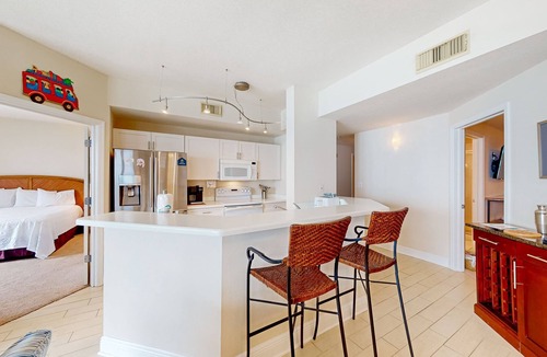 Miramar Beach Condo | Gulf-front 21st-floor condo with hot tub, pool, tennis, gym, balcony, beach view