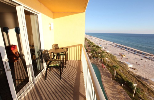 Panama City Beach Condo | Gulffront 1BR at Calypso – King Bed, Sleeps 6. The best time to book is now!