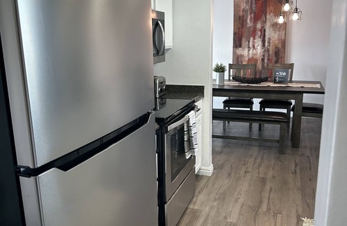 North Salt Lake House | Happy hippie house . Cozy remodeled 3bd , family neighborhood Salt Lake City !