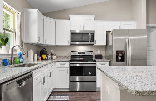 Citrus Springs House | Heated Pool Cheerful, Pet- friendly 3 Bedroom
