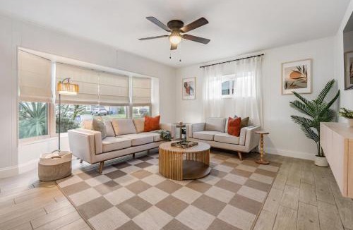 Pinecrest West Park House | Heated Pool & Game Room Pet Friendly Near Stadium & Airport