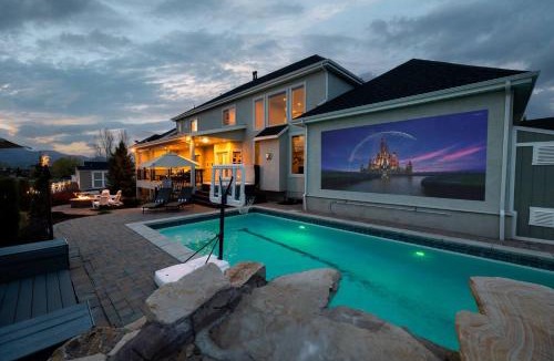 Heber House | Heber Homestead: Pool, Hot Tub, Indoor Sport Court