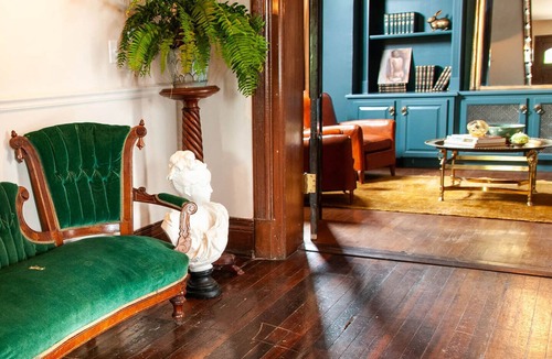 Rolling Mill Hill House | Henrie House | Heart of Downtown Nashville