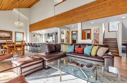 Deer Valley House | ★Hidden Gem ★ Pool/Hot tub/Peloton/Steps to Slopes,Deer Valley 4bed/4bath
