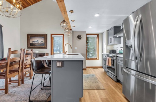 Deer Valley House | ★Hidden Gem ★ Pool/Hot tub/Peloton/Steps to Slopes,Deer Valley 4bed/4bath