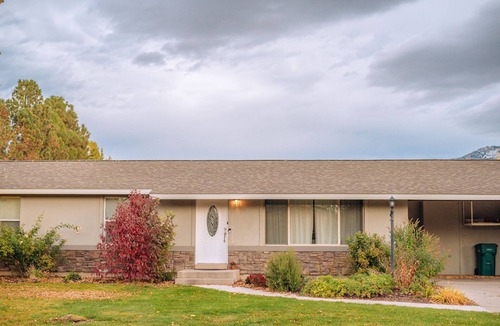 Highland House | Highland Hideaway, Room for everyone, central to everything