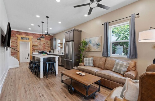 South Salt Lake House | Historic 1907 SLC Victorian - Hot Tub - Firepits -