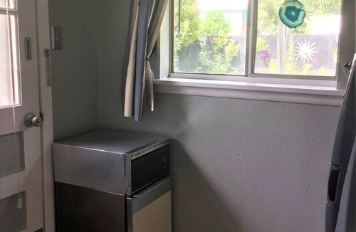 Colorado Springs House | Historic cottage for solo travelers and couples, 5 min to downtown COS