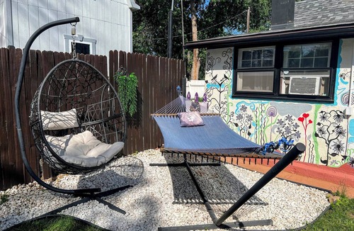 Colorado Springs House | Historic cottage for solo travelers and couples, 5 min to downtown COS