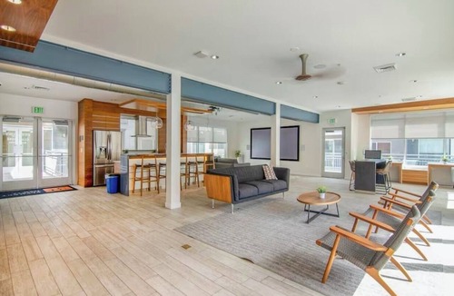 Salt Lake City Condo | @home Near skiResort & downtown-FastWiFi-freeparking-Pool-Hottub-Gym-PETfriendly