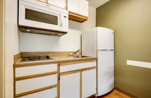 Taylorsville Hotel | HomeTowne Studios by Red Roof Salt Lake City - Mid Valley