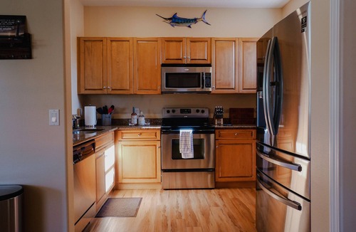 Homosassa House | Homosassa River Waterfront, Dock, Kayaks, Golf Cart & EV Charger!