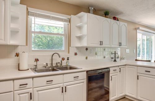 North Ogden House | Hot Tub, Game Room, Putting Green! Ogden Oasis