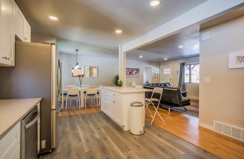 Skyway House | Hot Tub Mountain View Broadmoor Ranch Retreat Stay