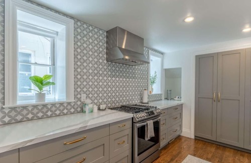 Central City House | Hot Tub, Patio & EV Charger | Mid term stay Near Ski Resorts