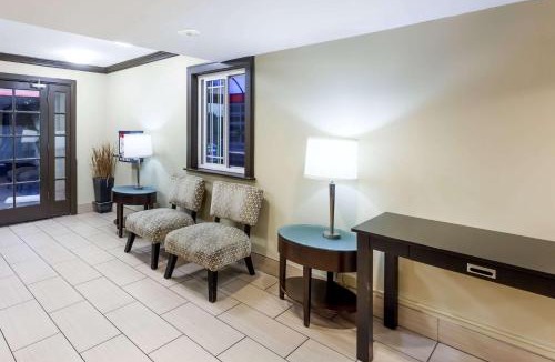 Mission Valley West Hotel | Howard Johnson by Wyndham San Diego Hotel Circle
