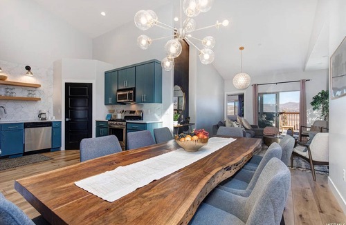 Park City House | Huge Family Retreat in Deer Valley East - Hot Tub, Game Room and Lake Views!