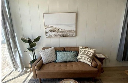 Levan Cabin | Incredible Mirror Pod Right Next to the Water of Yuba Lake for a Romantic Getaway in Utah