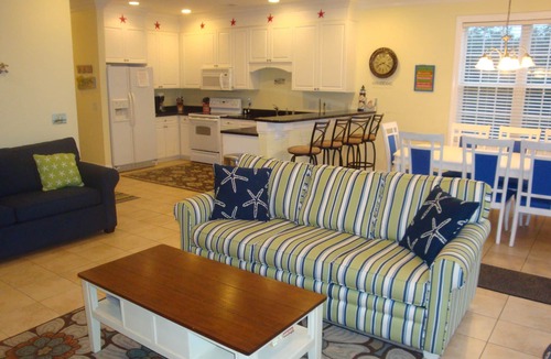 Garden City House | JUNE 13-20 DISCOUNT 5BR/5BA 1BLK FROM BEACH/MARSH/DOCK/PVT POOL/PET FRIENDLY