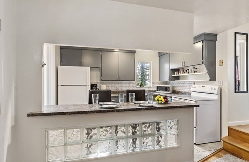 Millcreek House | Killer Midterm Nurse Rental