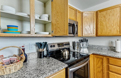 Ogden House | King bed! Close to 3 Ski Resorts, LDS Temple, DT Ogden, BDO, and the Fwy.