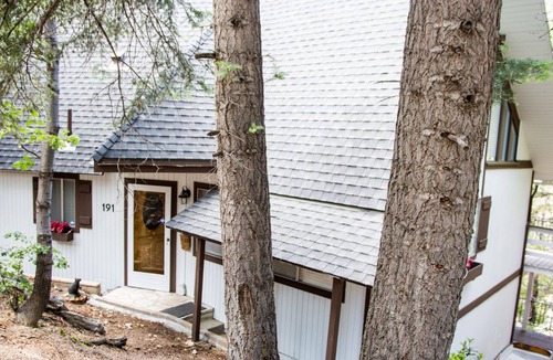 Blue Jay House | Kuki's Boat House
