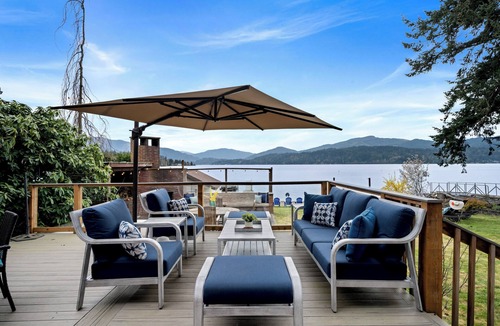 Bellingham House | Lake Whatcom Waterfront Escape! Enjoy a Sun-Drenched Sandy Beach, Lawn & Patios!