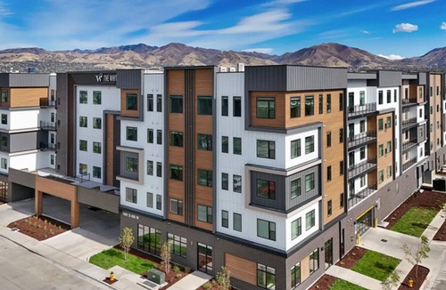 People's Freeway Apartment | Landing | Amazing 1BD, Courtyard, Yoga Studio