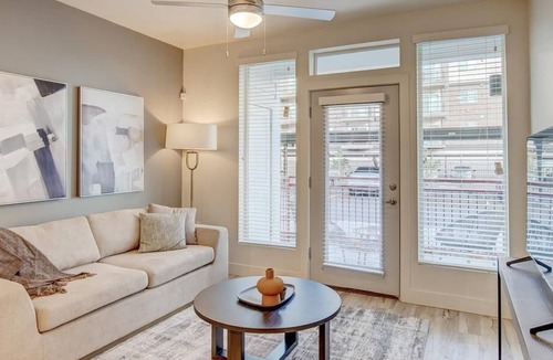 People's Freeway Apartment | Landing at 21LUX - 1 Bedroom in Ballpark