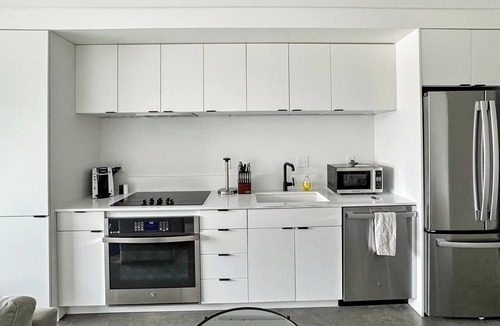 Sugar House Apartment | Landing | Modern Studio, Gym, Rooftop Lounge