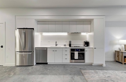 Sugar House Apartment | Landing | Modern Studio, Game Room, Gym