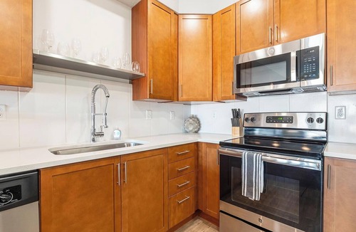 South Salt Lake Apartment | Landing | Spectacular 1BD, Courtyard, Gym