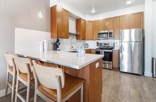 South Salt Lake Apartment | Landing | Spectacular 1BD, Courtyard, Gym