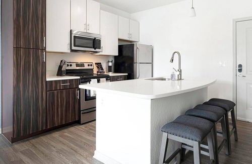 Fairvilla Apartment | Landing | Stylish 2BD, Clubhouse, Gym