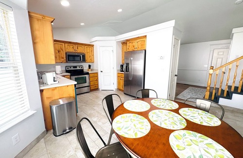 Pleasant Grove House | Large 5-Bedroom Home with AC Ideal for Groups & Family Trips