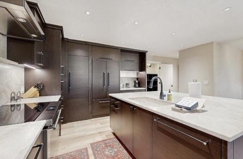 Cottonwood Heights House | Large & Luxurious Home with Private Hot Tub and Fireplace