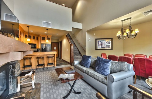 Park City Condo | Large Ski In Ski Out 3 Bedroom+Loft Sleeps 10 Pool Hot Tub Vaulted Ceilings Fireplace MC10 C