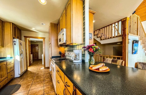 San Juan River Village House | Last-Min Summer Escape! 15% Off Your August Stay. Must Book By 8/17/26.
