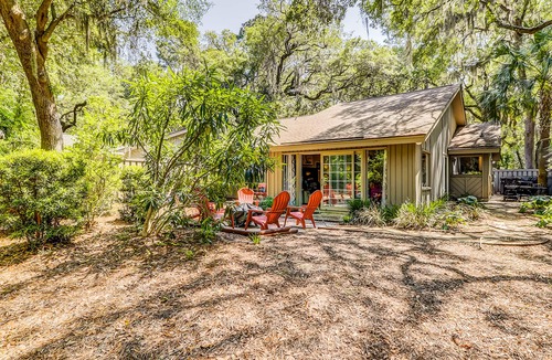 Lawton Woods House | Lawton Woods home with yard, firepit, games & W/D - near beach & Sea Pines perks