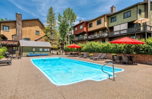 Steamboat Springs House | Lazy Bear, AC! Private Hot Tub, Sauna & Garage, Outdoor Pool