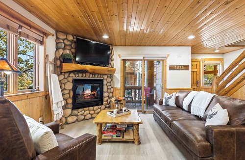 Park City Cabin | Lazy Bear Log Cabin Canyons Park