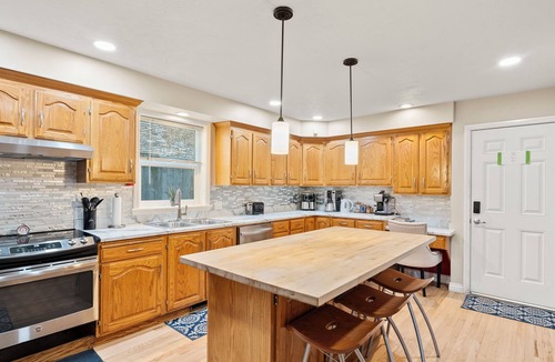 Cottonwood Heights House | Leaf-Peeping Getaway, Hot Tub, Game Room, Pets Welcome, Canyon Access